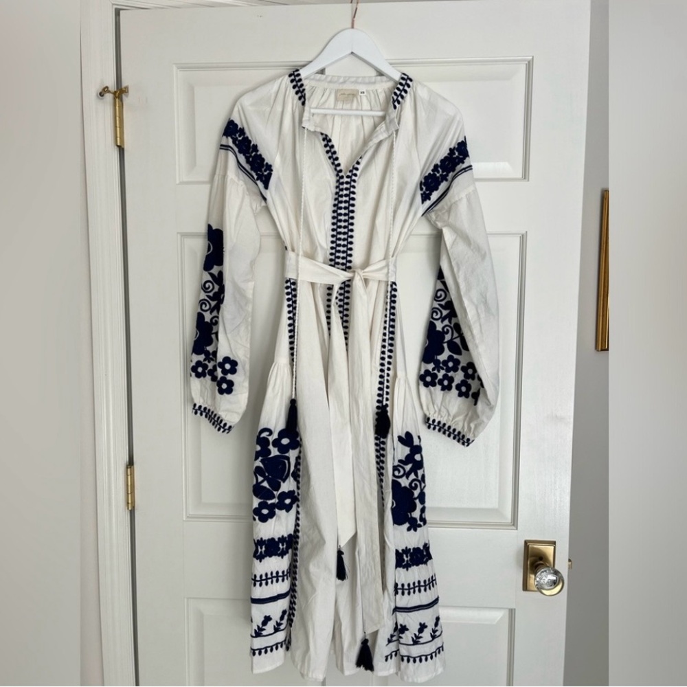 Julia Amory Oxford White Coatue